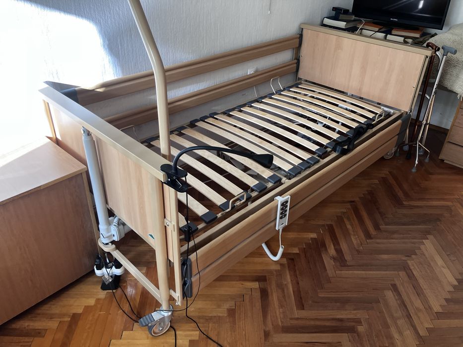 Електрическо болнично легло