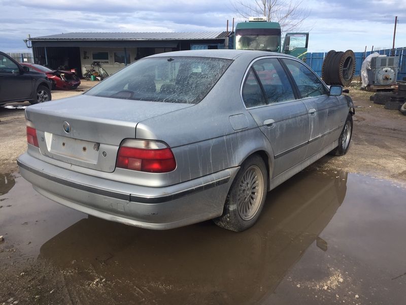 BMW 520i 150к.с на части