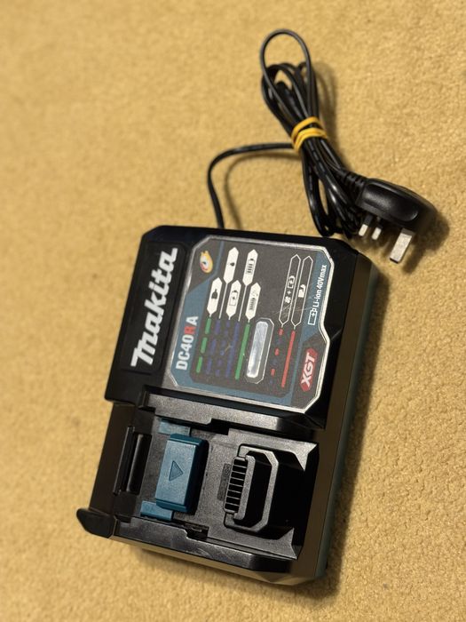 incarcator makita DC40RA xgt