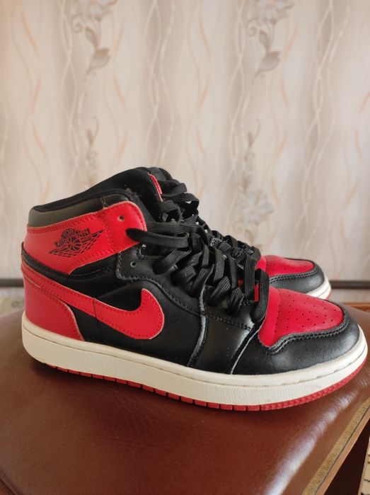 Nike air jordan orginal krasovkasi