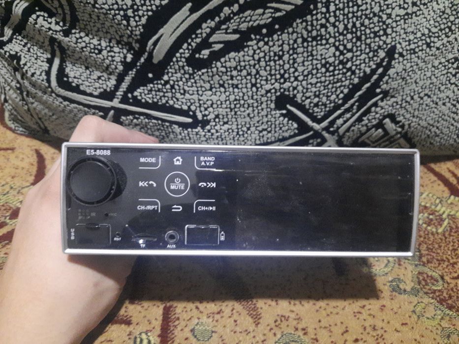 Продам магнитолу.