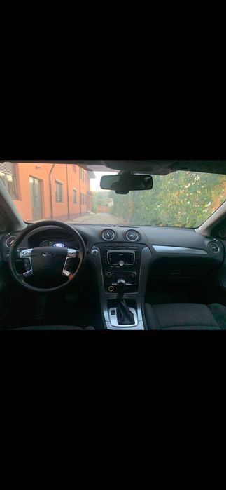 Vând Ford Mondeo