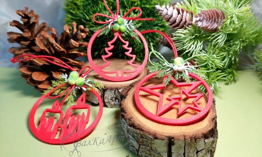 Коледни играчки за елха