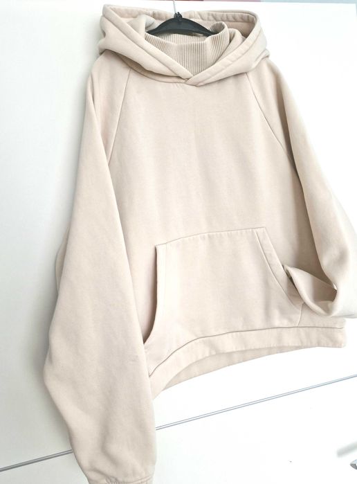 Costum călduros pentru dama : hanorac și pantaloni