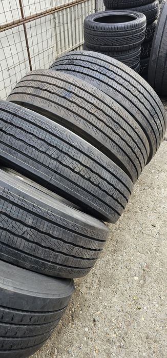 Anvelope 295 80 R 22.5 Continental de direcție și de tracțiune.