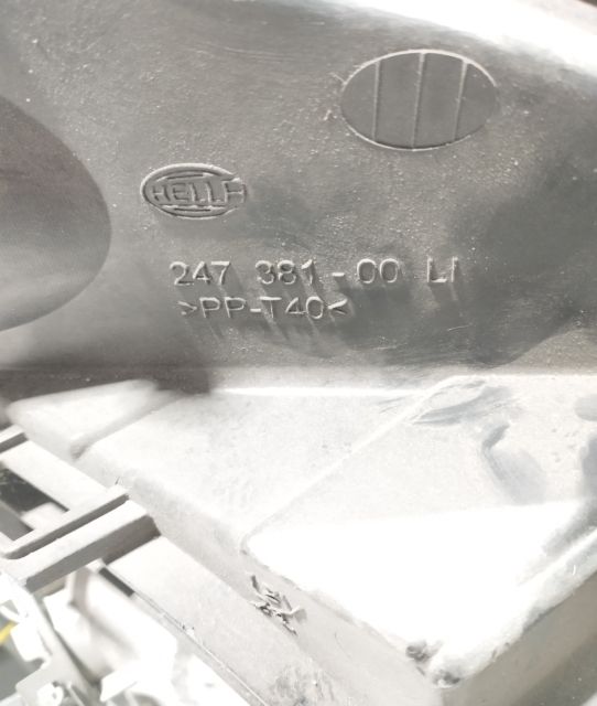 Far stanga A 906 820 03 61 Mercedes-Benz Sprinter a 2-a generatie 906