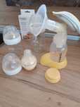 Ръчна помпа за кърмене Medela + шишета Nuk