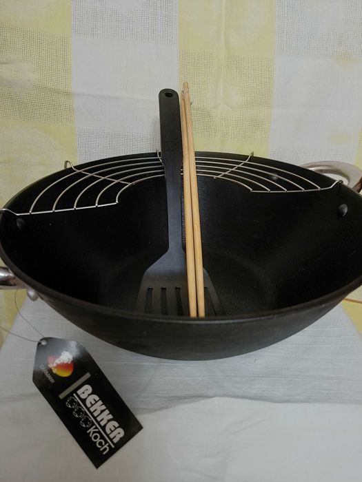 Казан чугунный BEKKER немецкий 5,6 литров, новый