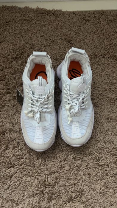 adidasi versace noi nouti