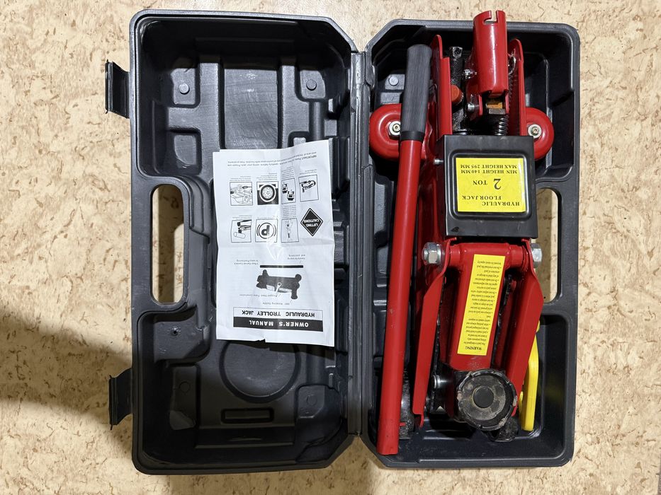 Домкрат подкатной 2 тонны