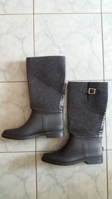 Vand cizme din guma.