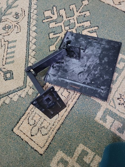 Suport tv cu tub și unul pentru tv. Led pentru perete