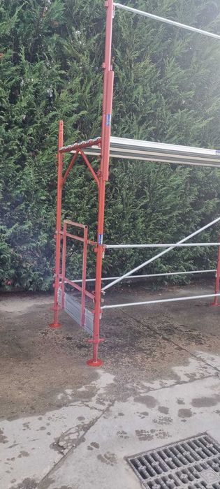 Schela metalica noua si accesori cu pasul de 1,8 m