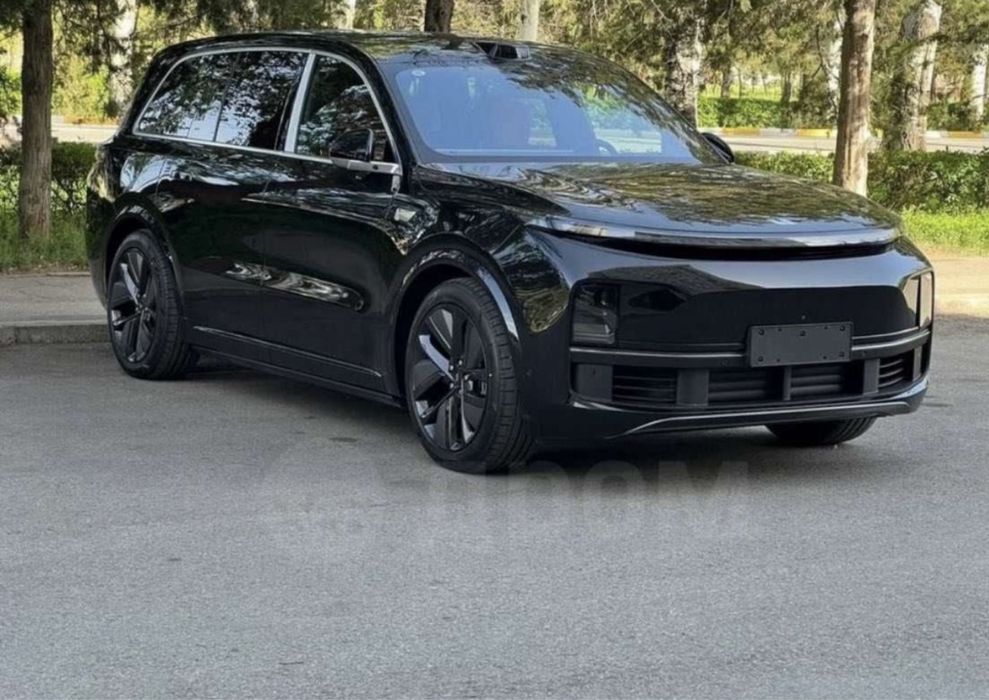 Li 9 2025 yil 26 madel reystayling kofi salon