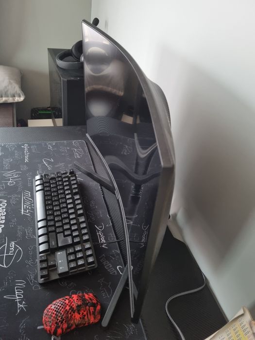 Samsung Odyssey G5 27" 144hz , 2k