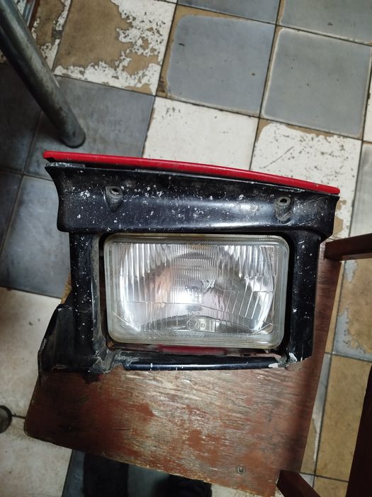 Продам фару б/у.