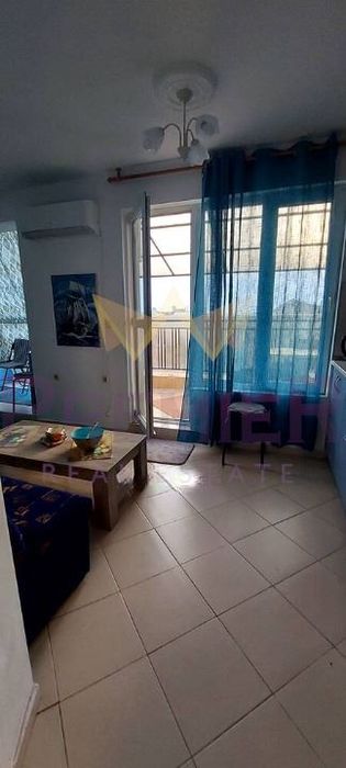 Дава се под наем Едностаен апартамент в Варна, Погреби - 40 кв.м за 306 € - Снимка #2