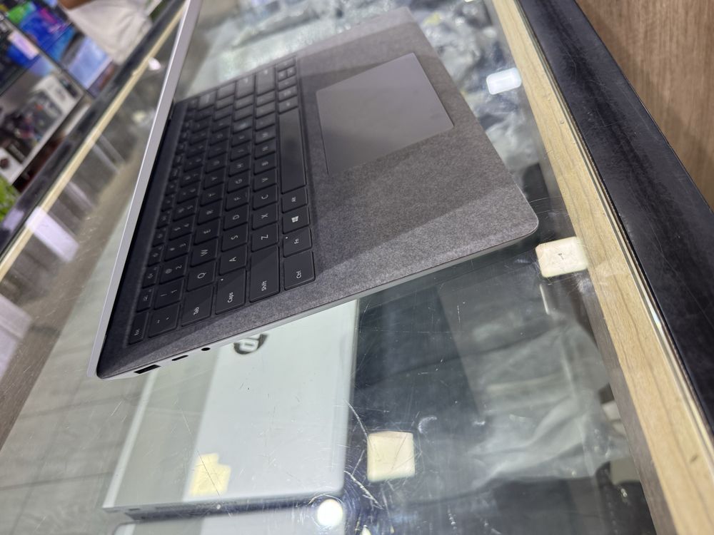 Surface laptop 1867 Core i5-1035G7 DDR4 8GB SSD NVMe 256 14’ IPS 2K TS