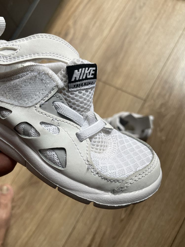 Продам детские кросовки Nike.