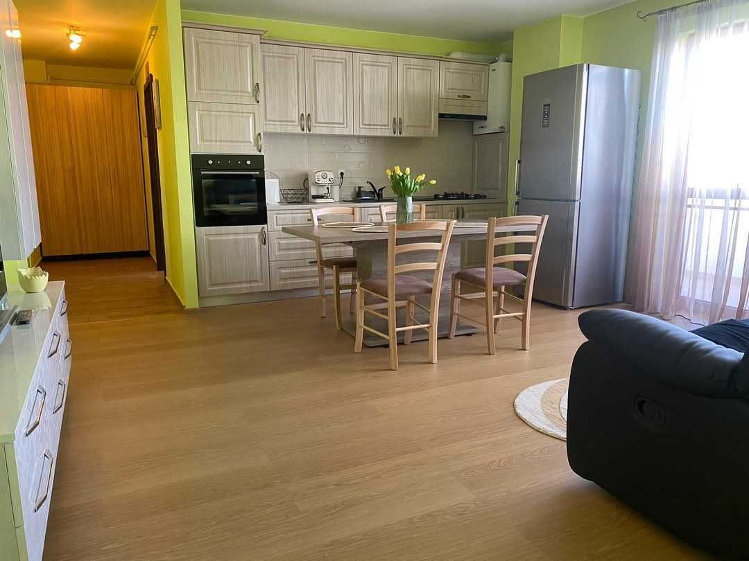 Inchiriez apartament 3 camere- Sibiu
