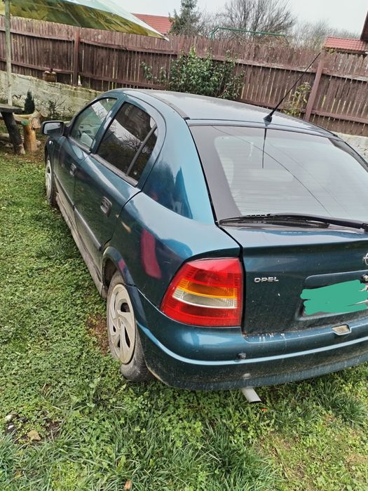 Vand opel astra g anul 2004 motor 1.6 benzina 8valve