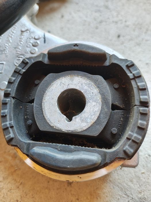 Punte spate BMW Seria 5 G30 cod 6861201