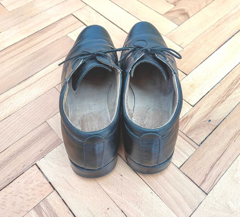 Мъжки елегантни обувки от естетсвена кожа