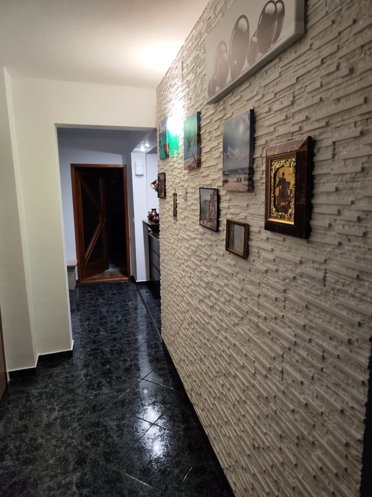 Apartament 4 camere Malu Rosu