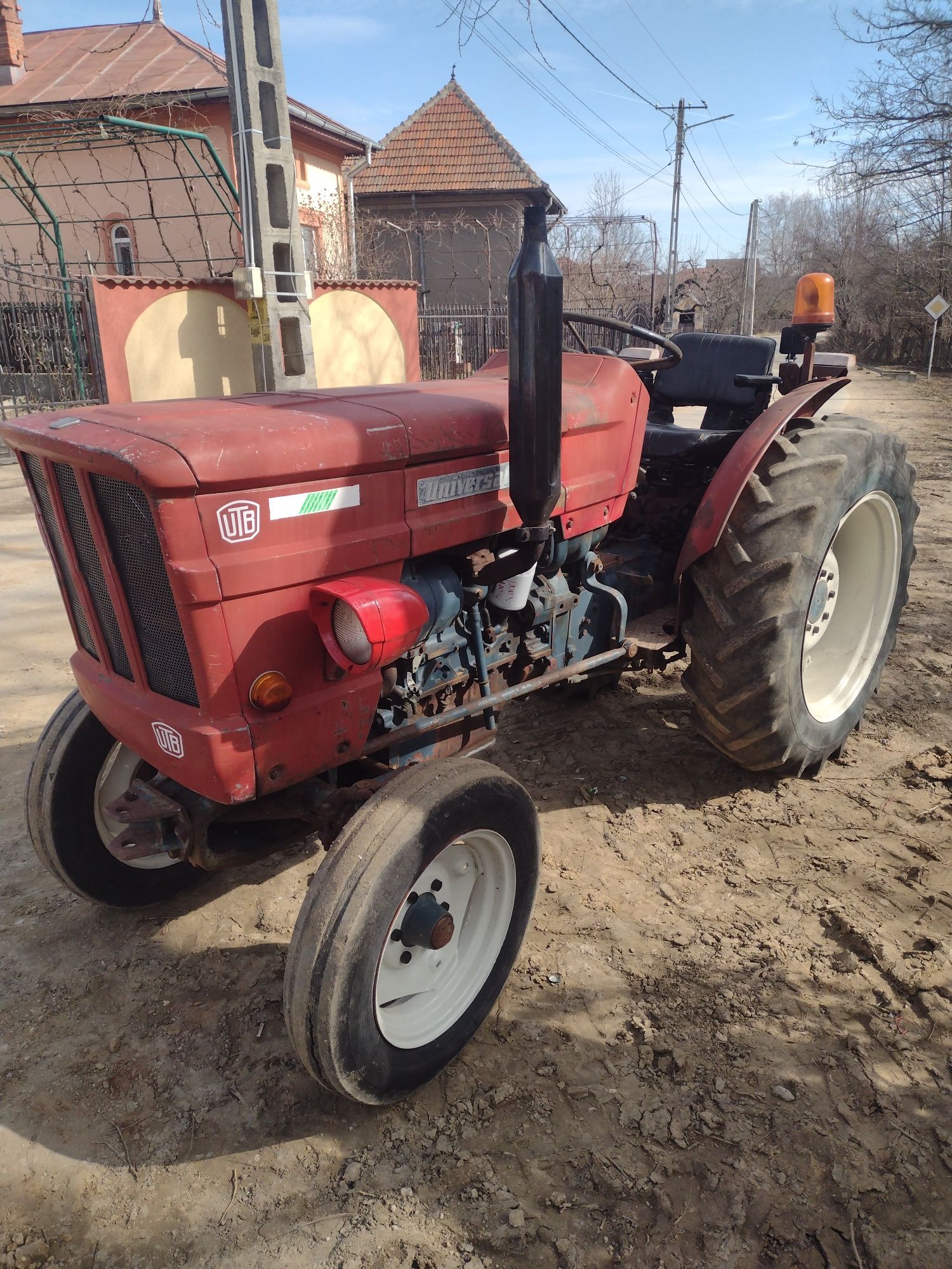 Tractor universal viticol vr 445