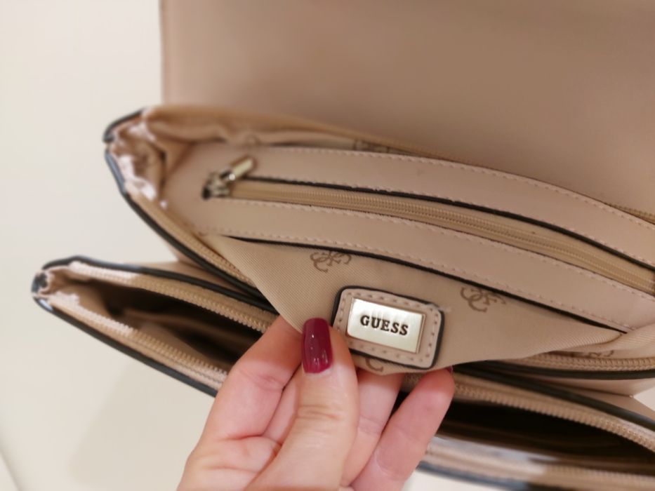 Оригинална чанта Guess – пудра/бледо розова