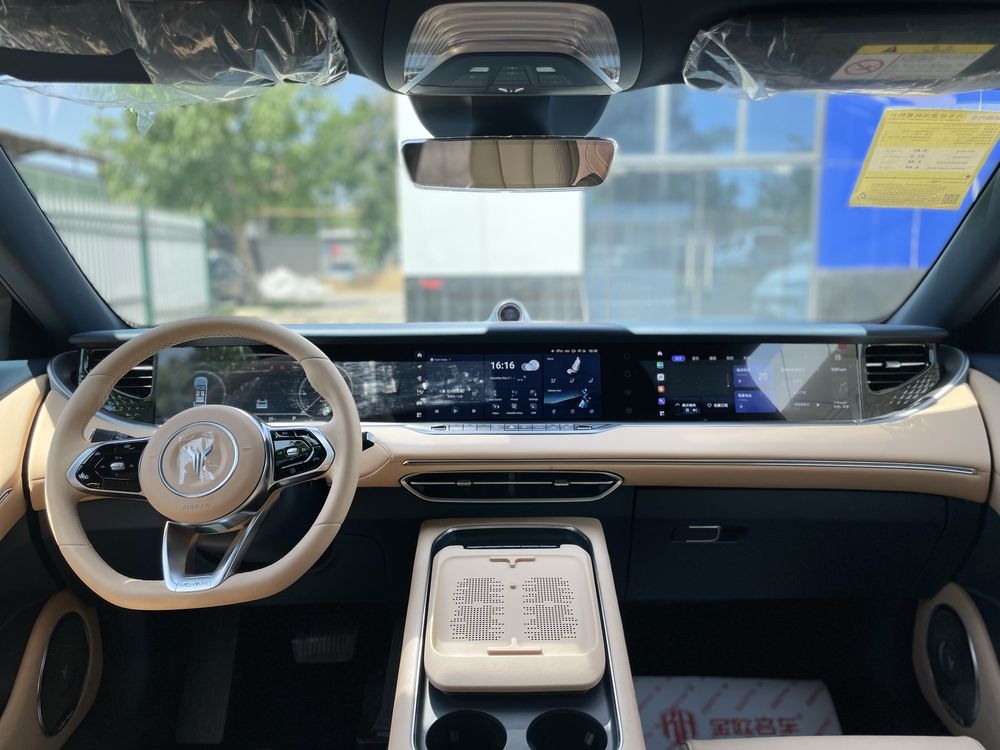 VOYAH FREE Apollo tech Hybrid 4 RWD (2ta mator)