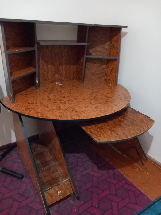 Kampyuter stol sotiladi. Holati yaxshi juda pishiq.