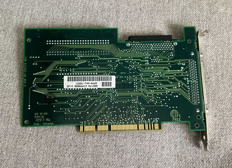 Controller SCSI PCI Adaptec AHA-2940UW Dell retro pentr servere sau PC