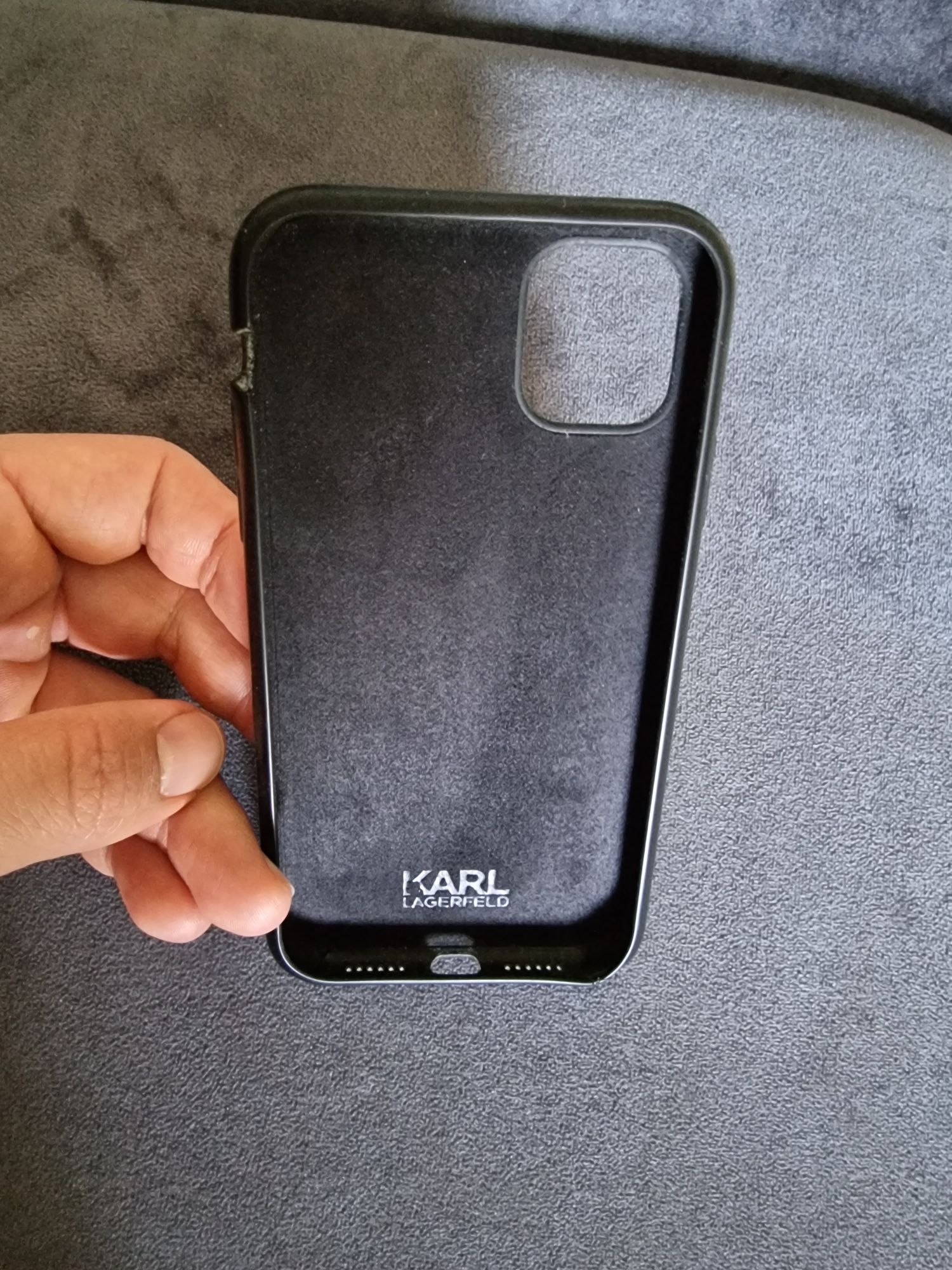 Husa Karl Lagerfeld Iphone 11 Folosita