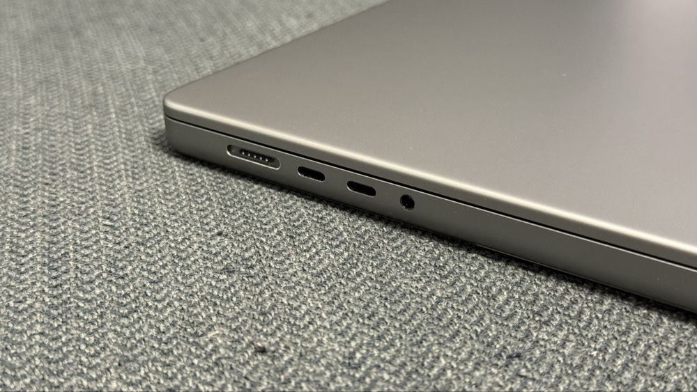 Macbook Pro M1 Pro 16GB 1TB stare perfecta