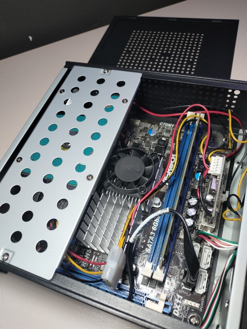 Продам файловый сервер NAS 1tb