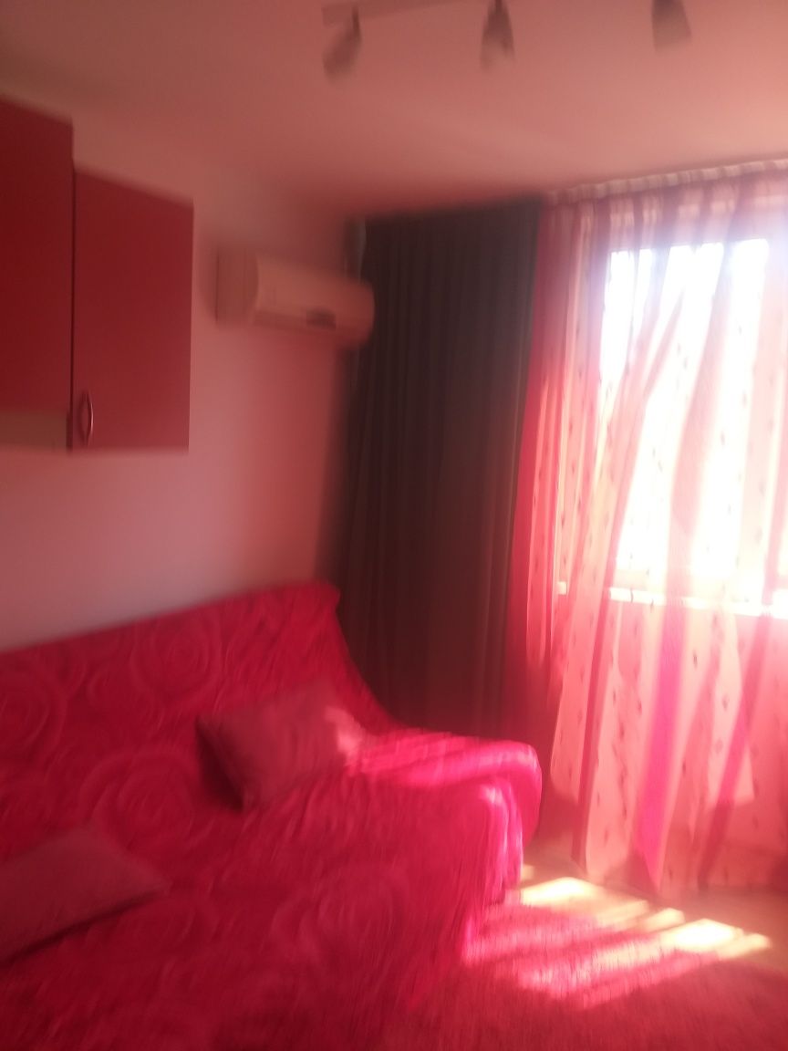 Vind închiriez apartament 3 camere decomandate mobilat Neprun