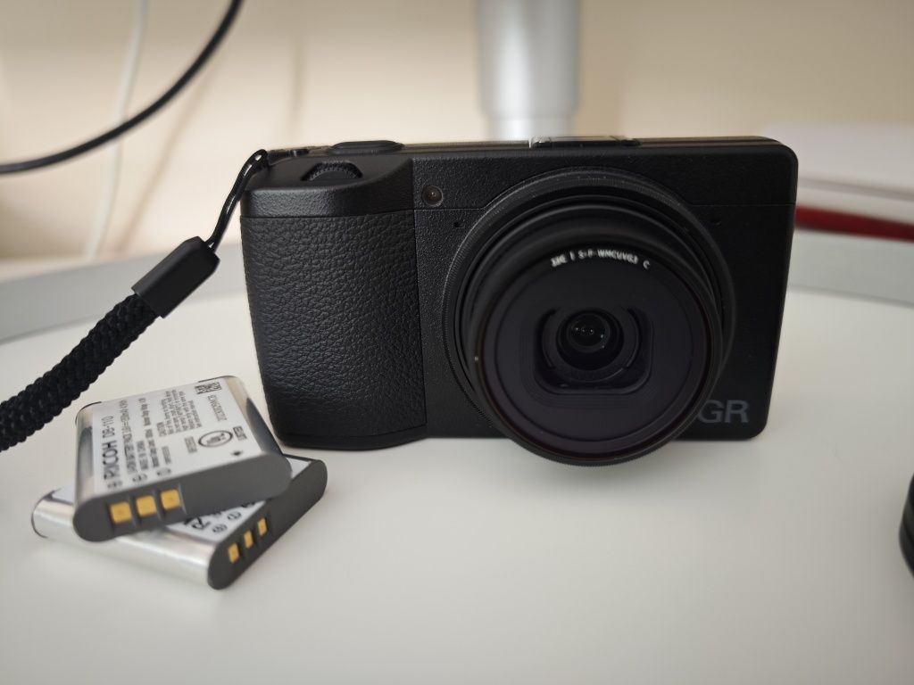 Ricoh GR 3 Compact