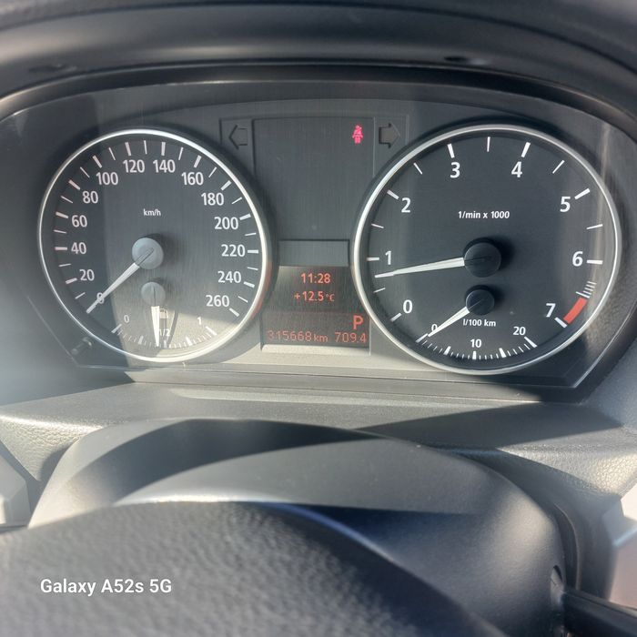 vând bmw seria3 e90