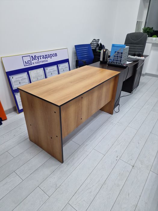 Стол рабочий (офисный)