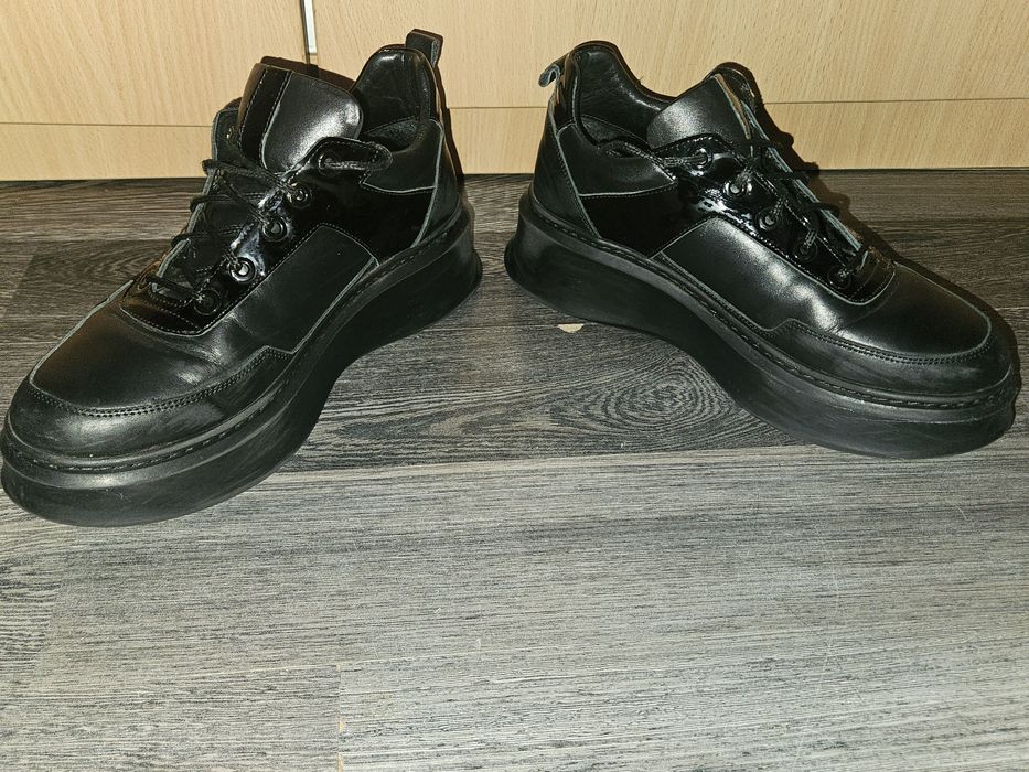 Дамски черни спортно-елегантни маратонки от естествена кожа