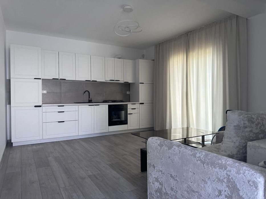 Inchiriez apartament cu 2 camere-BLOC NOU