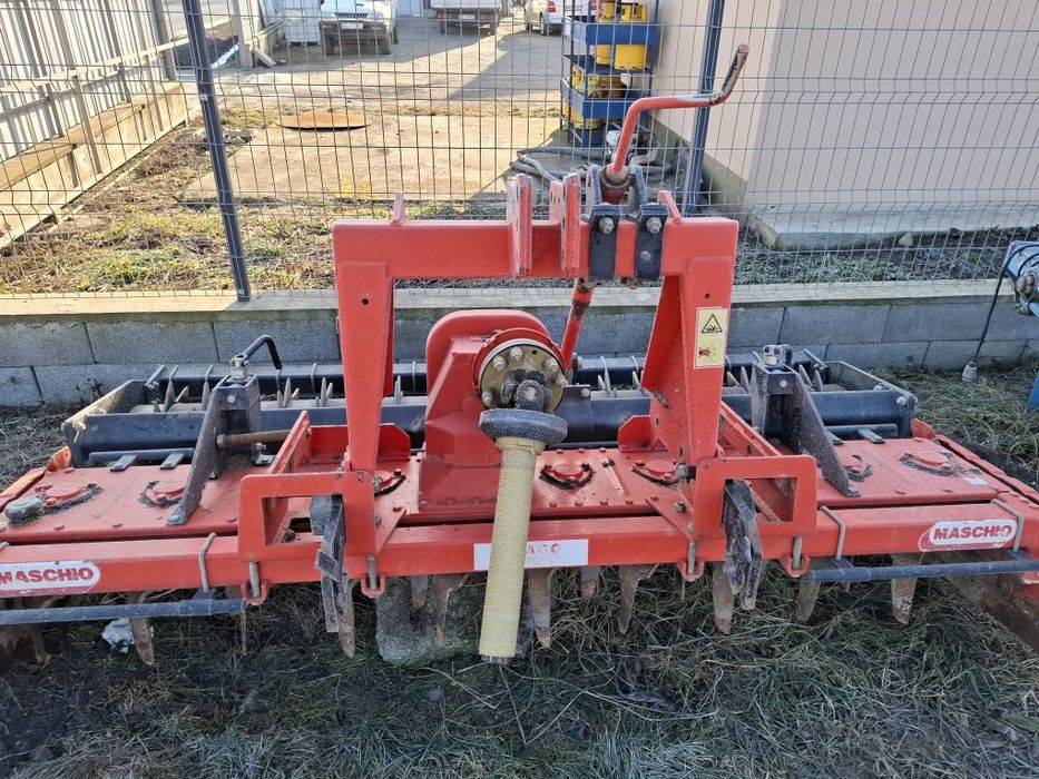 Grapa rotativa freza