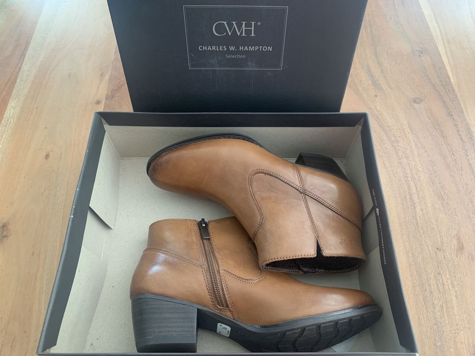 Vand botine Charles W. Hampton marimea 36