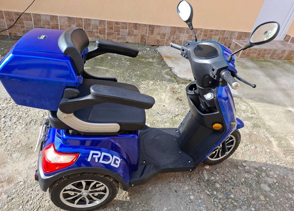 Vând tricicletă electrică