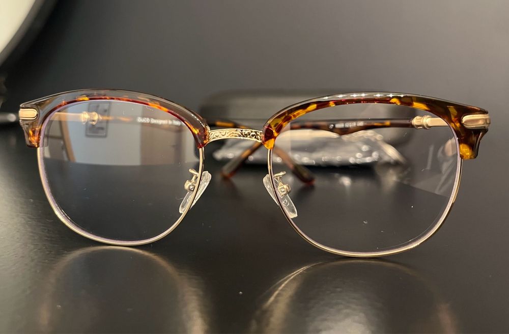 Ochelari cu filtru pentru lumina albastra