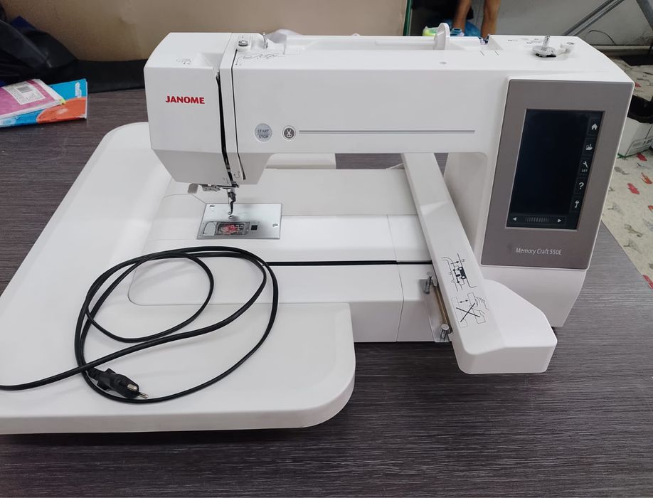 Продаётся вышивальная машинка JANOME