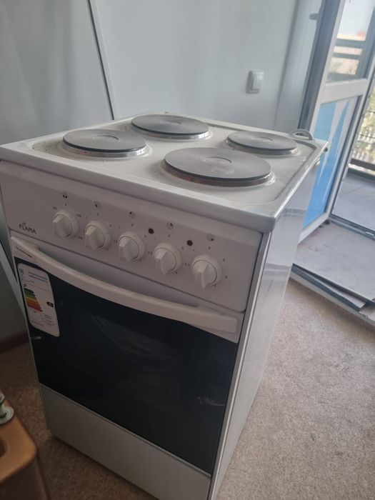Продам электрическую плиту