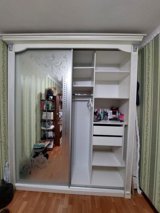 Шкаф плотяной продается