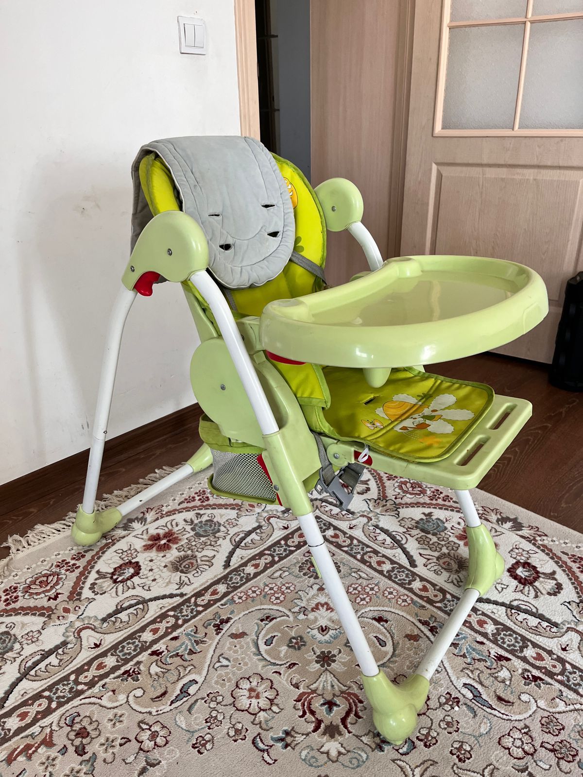 Столик для кормления